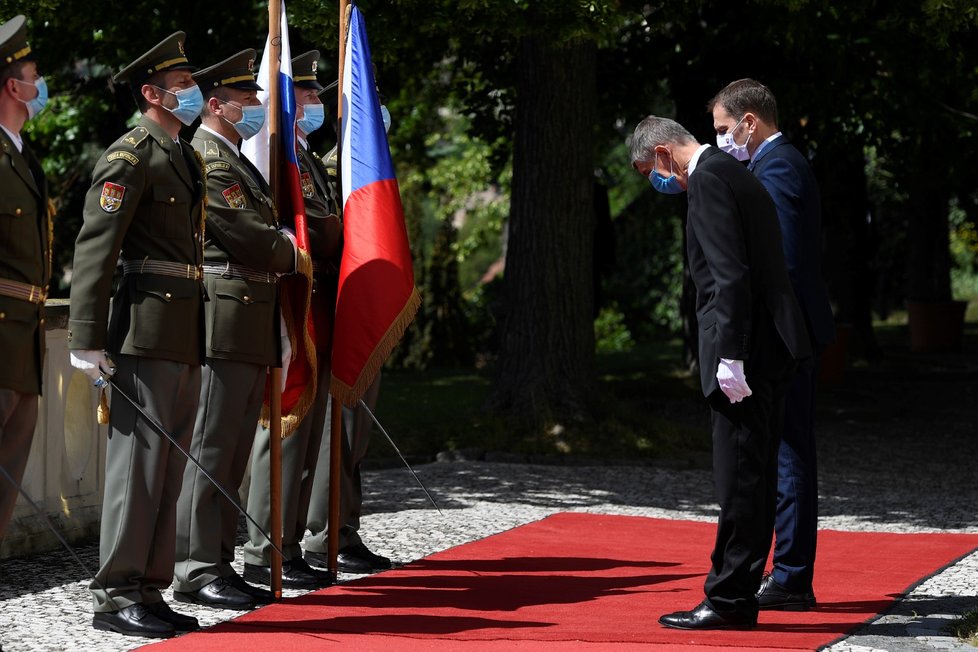 Přivítání slovenského premiéra Igora Matoviče na první oficiální návštěvě Česka. (3. 6. 2020)