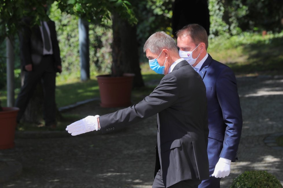 Přivítání slovenského premiéra Igora Matoviče na první oficiální návštěvě Česka. (3. 6. 2020)