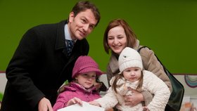 Igor Matovič s rodinou: S manželkou Pavlínou má dvě dcery. Foto z roku 2012