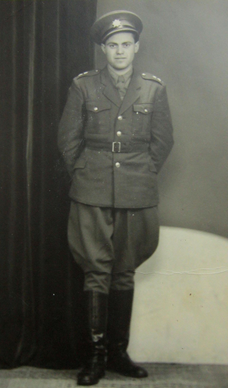 Jan Ihnatík v armádě v padesátých letech, armádě zůstal věrný celý život.