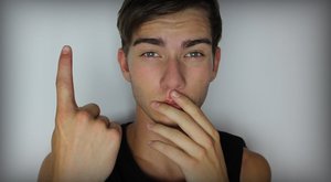 Ikaro blázní: Co provádí nejvíc nenáviděný YouTuber?