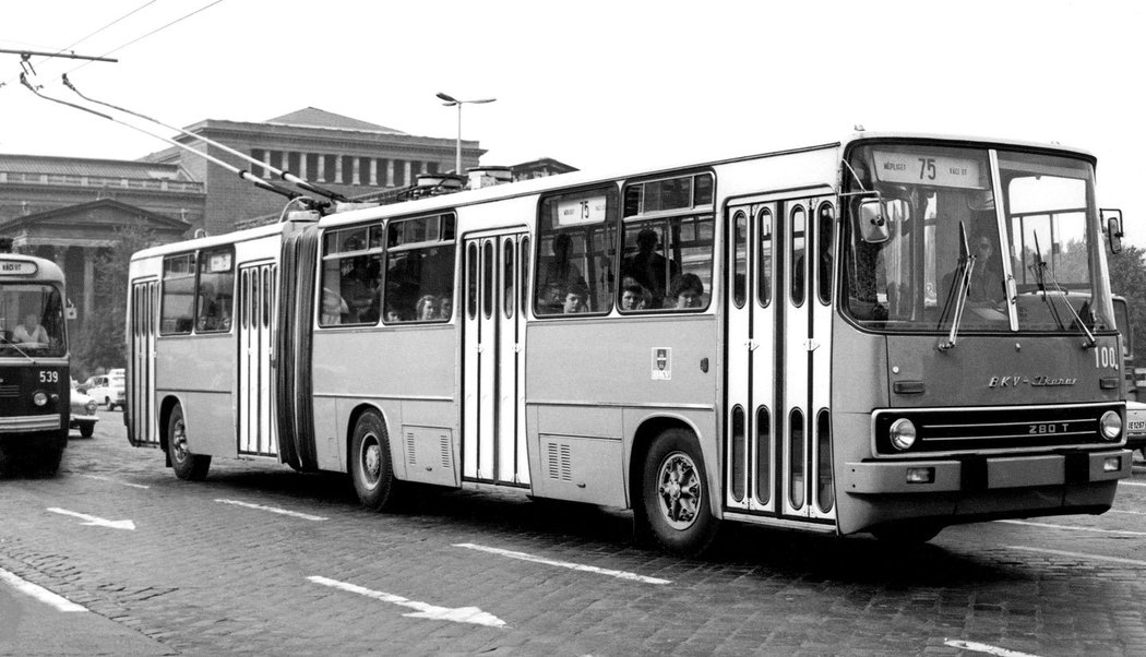 Ikarus 280T (1975)