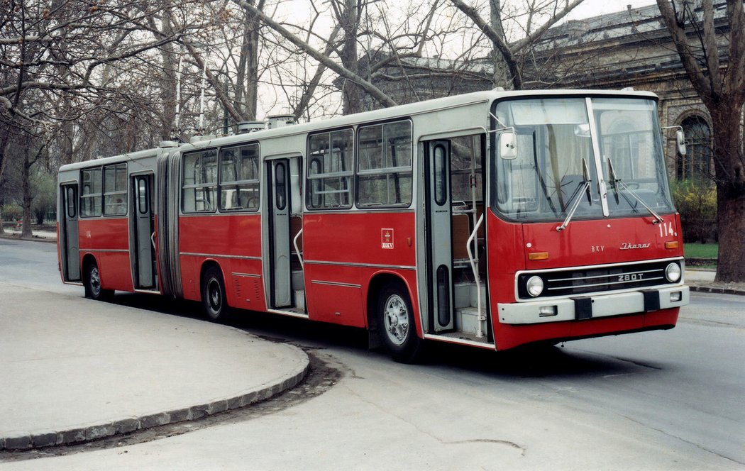 Ikarus 280T (1976)