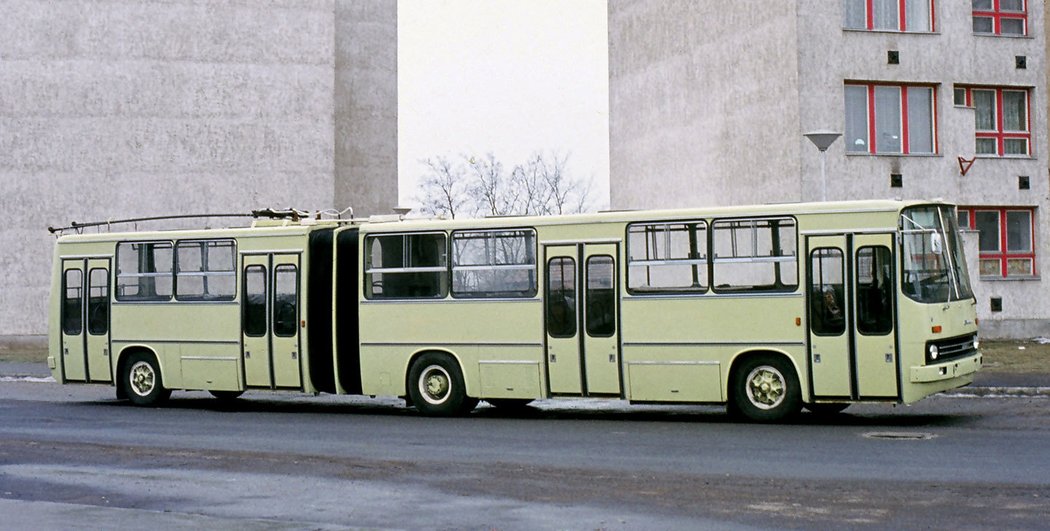 Ikarus 280T (1977)