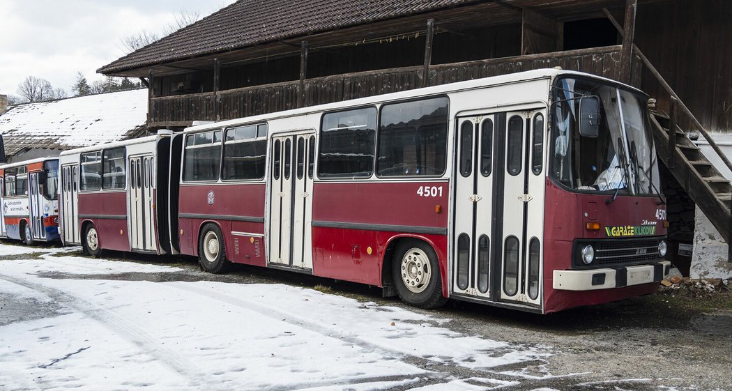 Jak se žije sběrateli autobusů Ikarus Milanovi Jirošovi