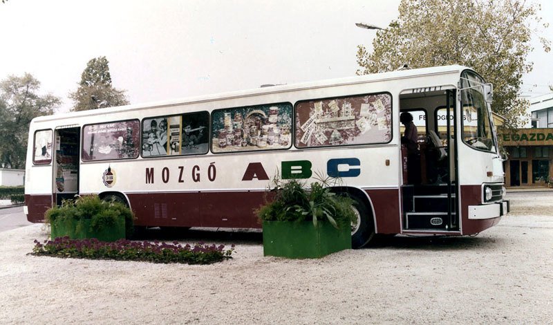 Ikarus série 200