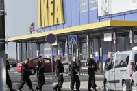 Bomby v IKEA: Vyděrači chtěli 147 milionů, jinak další nálože