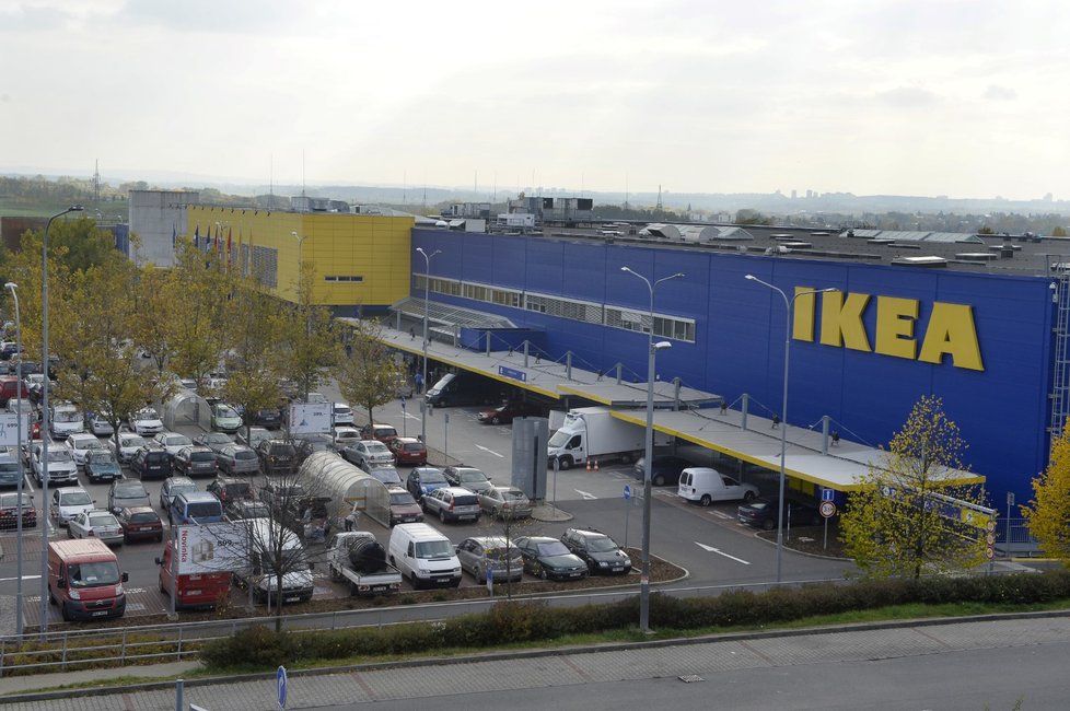 Obchodní dům IKEA na Černém Mostě.