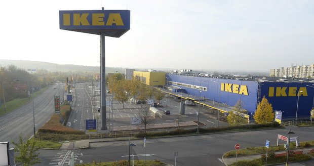 Obchodní dům IKEA na Černém Mostě.