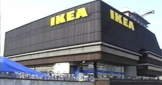 Úplně první IKEA v Československu: Obchod s nábytkem otevřeli v Praze na Budějovické před 30 lety. Jak vypadal?