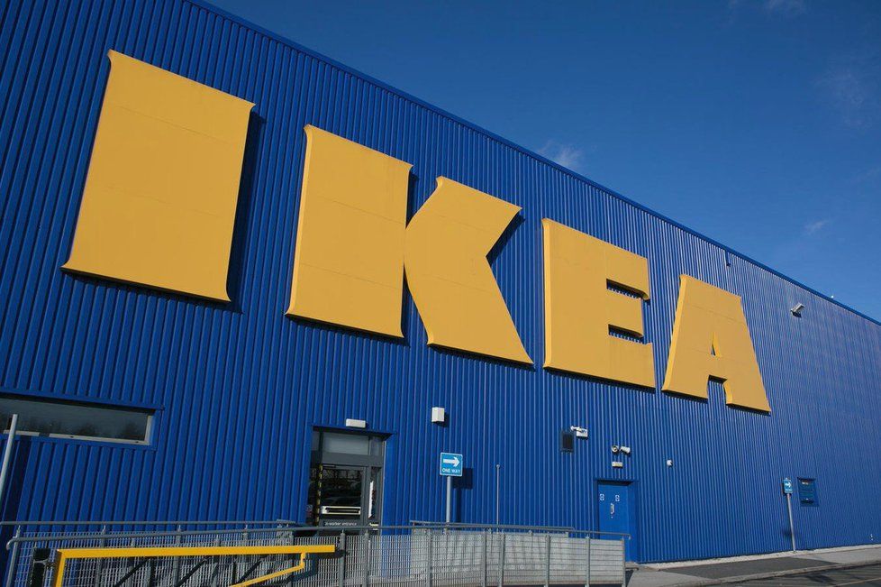 I nábytkářský řetězec IKEA jde cestou menších prodejen a v létě otevře na pražském Václavském náměstí nový obchod - tzv. pop-up studio o ploše 800 metrů čtverečních.