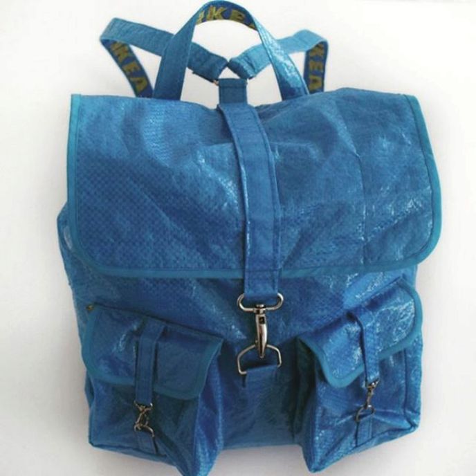 Móda z velké modré tašky od švédského výrobce nábytku 