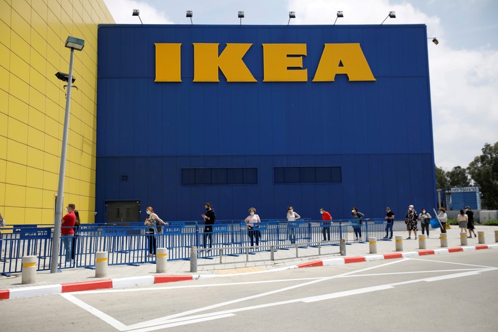 Obchody IKEA v Británii znovu otevřely po týdnech nucené pauzy (2. června 2020)