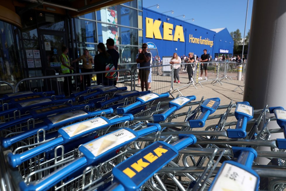 Obchody IKEA v Británii znovu otevřely po týdnech nucené pauzy (2. června 2020)