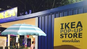 Nábytkářský řetězec IKEA jde cestou menších prodejen a v létě otevře na pražském Václavském náměstí nový obchod - tzv. pop-up studio, ehož hlavním cílem bude inspirovat zákazníky.Na snímku pop-up studio v thajském Bankoku.