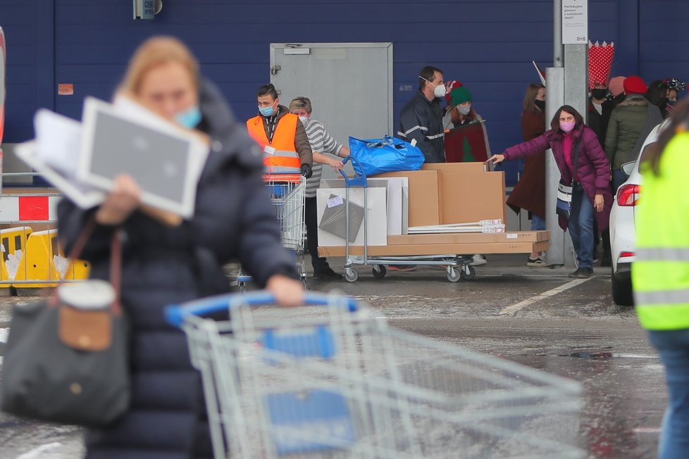 IKEA v Praze na Zličíně po znovuotevření (3. 12. 2020)