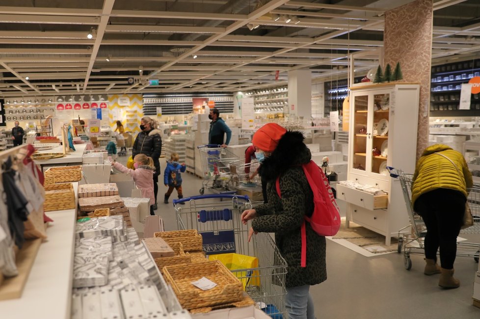 IKEA v Praze na Zličíně po znovuotevření (3. 12. 2020)