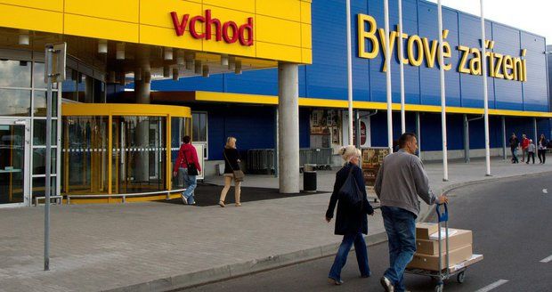 Češi utratí za nábytek v průměru 17 tisíc ročně. Vítězí IKEA, Sconto a Kika