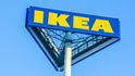 Sklady se nedaří doplňovat ani velkým nadnárodním společnostem jako je IKEA.