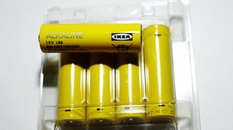 Ikea přestane od října prodávat jednorázové baterie. Chce upřednostnit ty dobíjecí