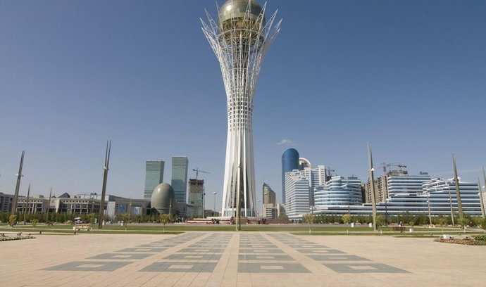Ikonou moderního Kazachstánu je rozhledna Bajterek v supermoderním hlavním městě Astaně.