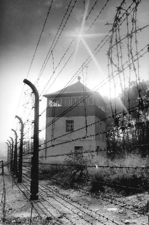 Hlídková věž obávaného koncentračního tábora Buchenwald.
