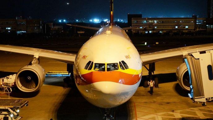 Ilustrační foto Airbusu 330 dopravce Hainan Airlines. Stejný typ letadla musel v pátek 29. 4. 2016 nouzově přistát v Moskvě.