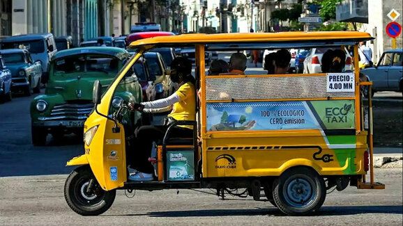 Kuba kvůli nedostatku pohonných hmot zažívá boom elektrických vozidel
