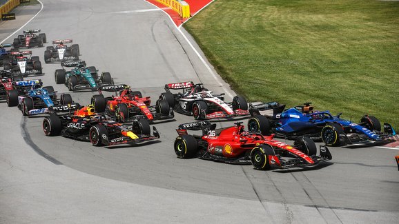 Velkou cenu Kanady 2023 vyhrál Verstappen před Alonsem a Hamiltonem