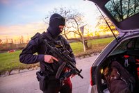 Detektivové NCOZ obvinili pět lidí z terorismu: Zapojili se do bojů na východě Ukrajiny
