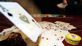 (Ilustrační foto) Dva cizinci podvodem vyhrávali v kasinu v Karlovarském kraji partie pokeru.