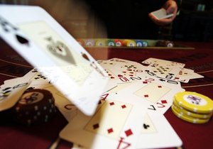 (Ilustrační foto) Dva cizinci podvodem vyhrávali v kasinu v Karlovarském kraji partie pokeru.