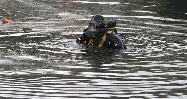Policejní potápěč (ilustrační foto)