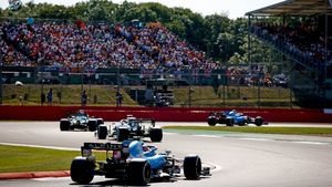 Před Silverstone: Norris se těší na lepší závodění, Hamilton se obává poskakování