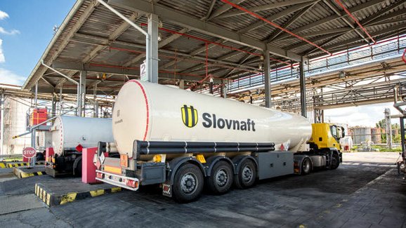 Po sankcích nemůžeme zaručit zásobování střední Evropy, míní rafinerie Slovnaft 