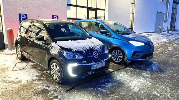 Elektromobily v zimě: Velký test ukázal pokles dojezdu až o polovinu. A vyvrátil jeden mýtus