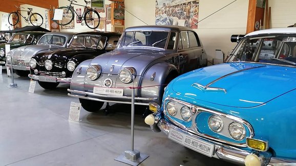 V muzeu Oldtimer v Kopřivnici uvidí návštěvníci aerodynamické vozy Tatra