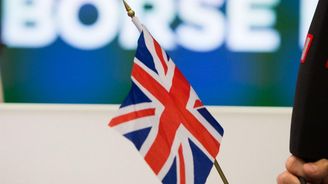 Britský parlament vyšetřuje podvodné podpisy pod peticí o brexitu