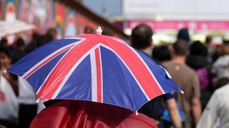 Rating Británie dál padá, kvůli odhlasování brexitu jej snížila i D&B