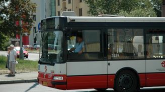 Dopravní odbory hrozí stávkou, vadí jim nízké platy řidičů autobusů