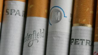 Češi kouří méně, stát přichází o stovky milionů na tabákové spotřební dani