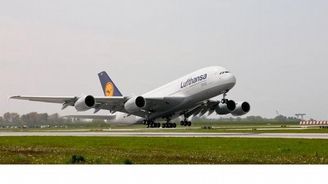 Lufthansa: Čína stupňuje tlak kvůli emisním povolenkám