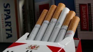 Firmě Philip Morris klesl celosvětový zisk, dodala méně cigaret