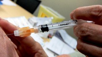 Američané obnoví výrobu vakcín v Jevanech. Továrně se říkalo Bílý Temelín
