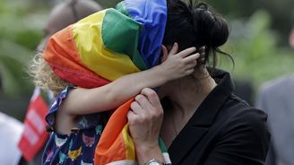 Soud přiznal gayům a lesbičkám právo na sňatek všude v USA