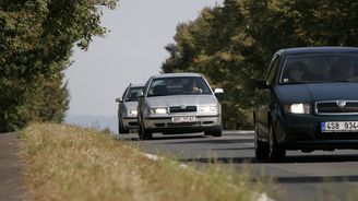 Ekologickou daň mají platit i majitelé aut deset let starých, chce vláda