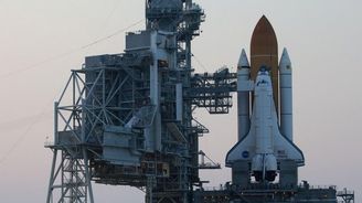 Start raketoplánu Atlantis ohrožuje počasí