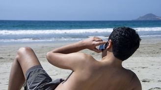 Poplatky za roaming skončí v červenci 2016, plánuje Evropská komise