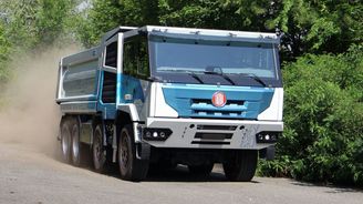 Elektrická Tatra Force 8x8 se ukázala v akci. Vozí si baterie o hmotnosti dvou superbů Elektrická Tatra Force 8x8 se ukázala v akci. Vozí si baterie o hmotnosti dvou superbů