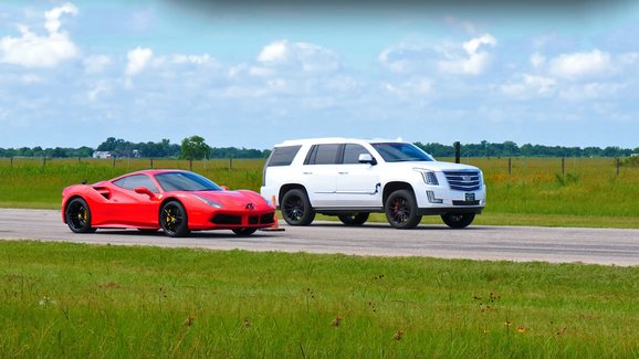 Hennessey postavilo upravený Cadillac Escalade do souboje proti Ferrari 488 GTB. Průběh vás možná překvapí